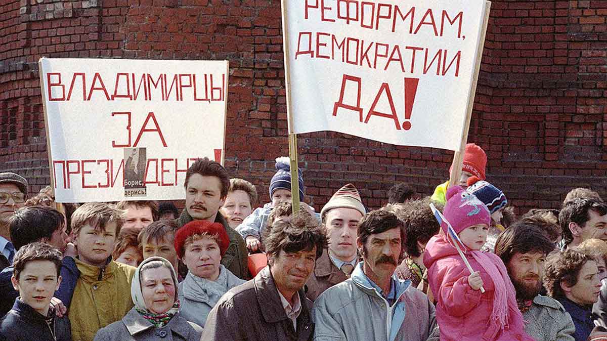 russian constitutional crisis protest referendum