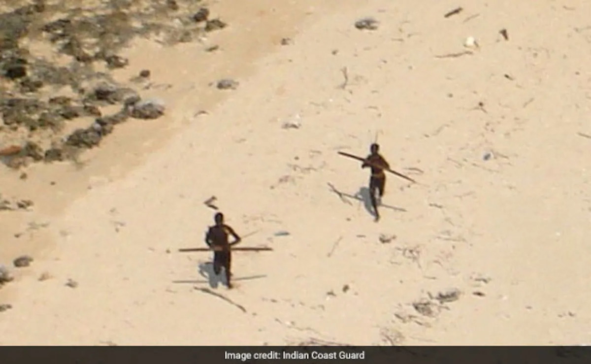 sentinelese with bows and arrows