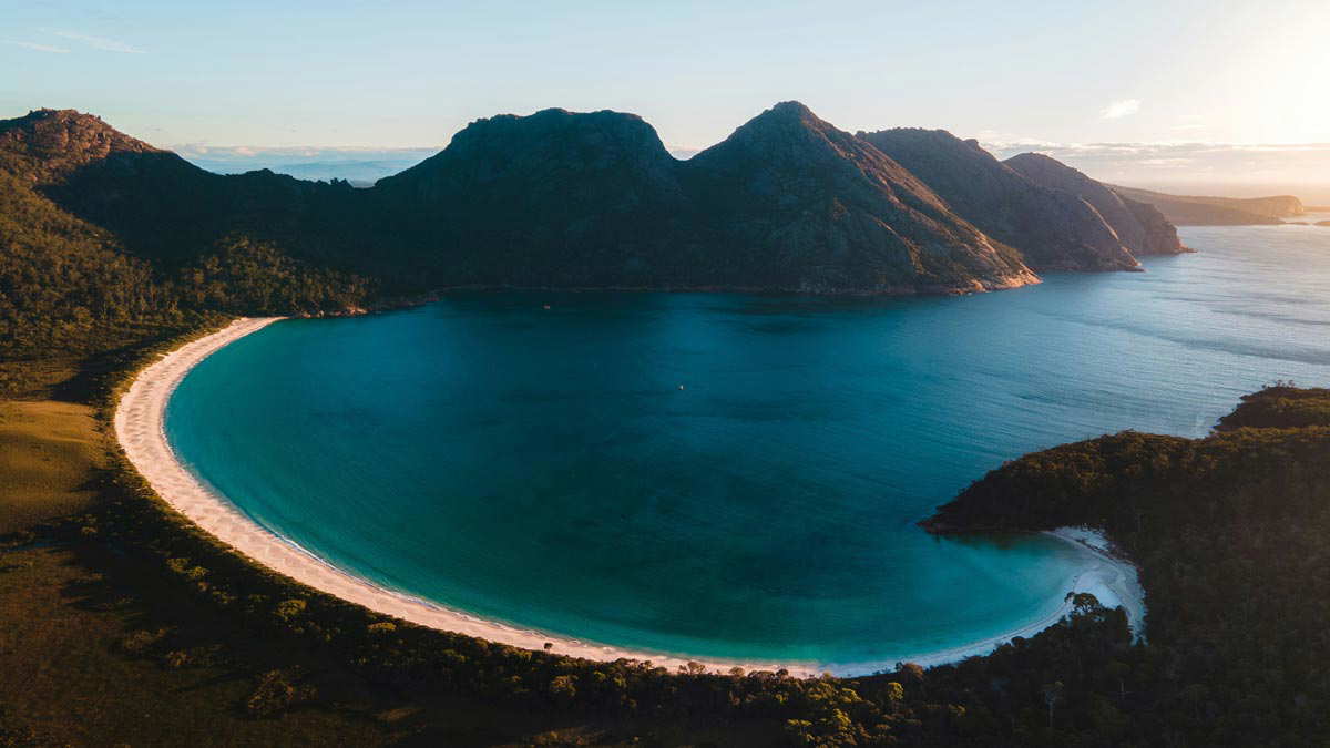 wineglass bay photograph tasmania australia