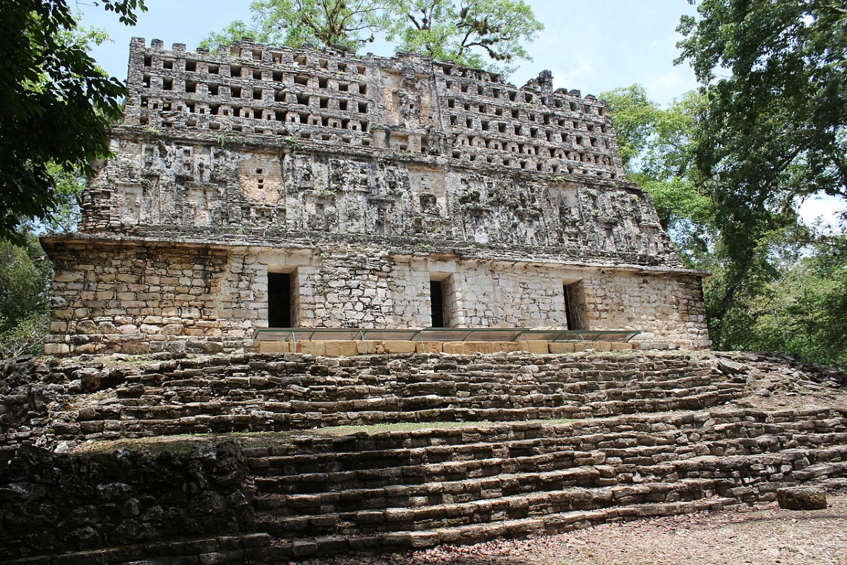 yaxchilán structure mexico