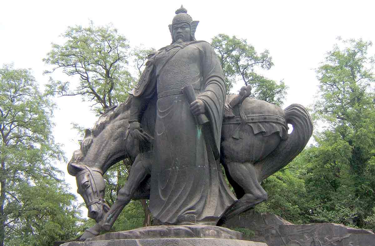 yue fei statue wuhan
