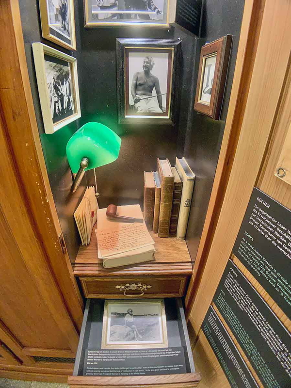 Einstein Locker Zurich