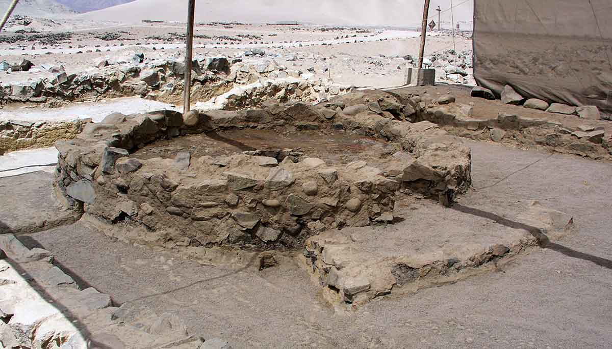 altar of the sacred fire pyramid mayor