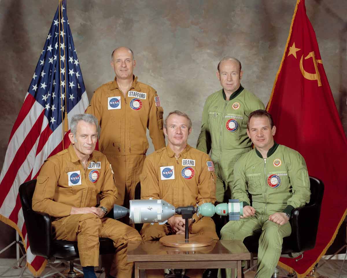 apollo soyuz crew