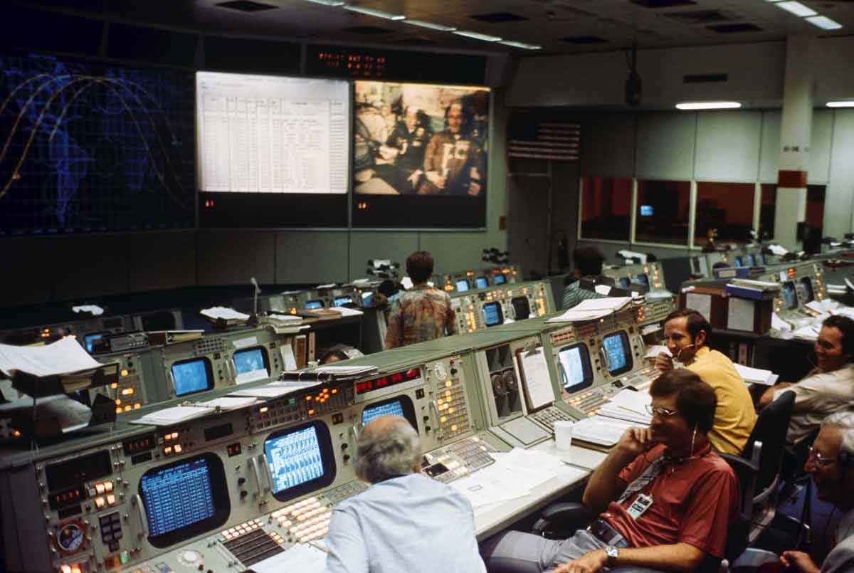 apollo soyuz mission control