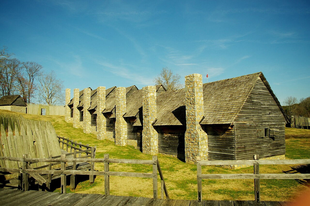 barracks reconstructed fort loudoun tennessee