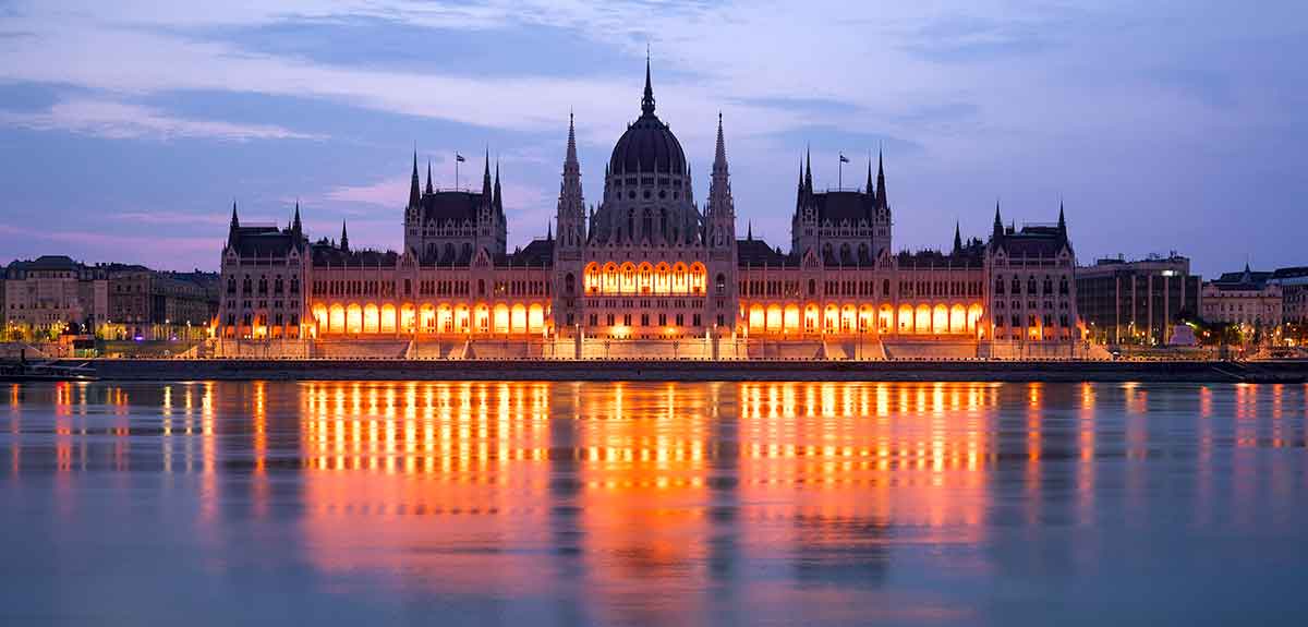 budapest parliament building