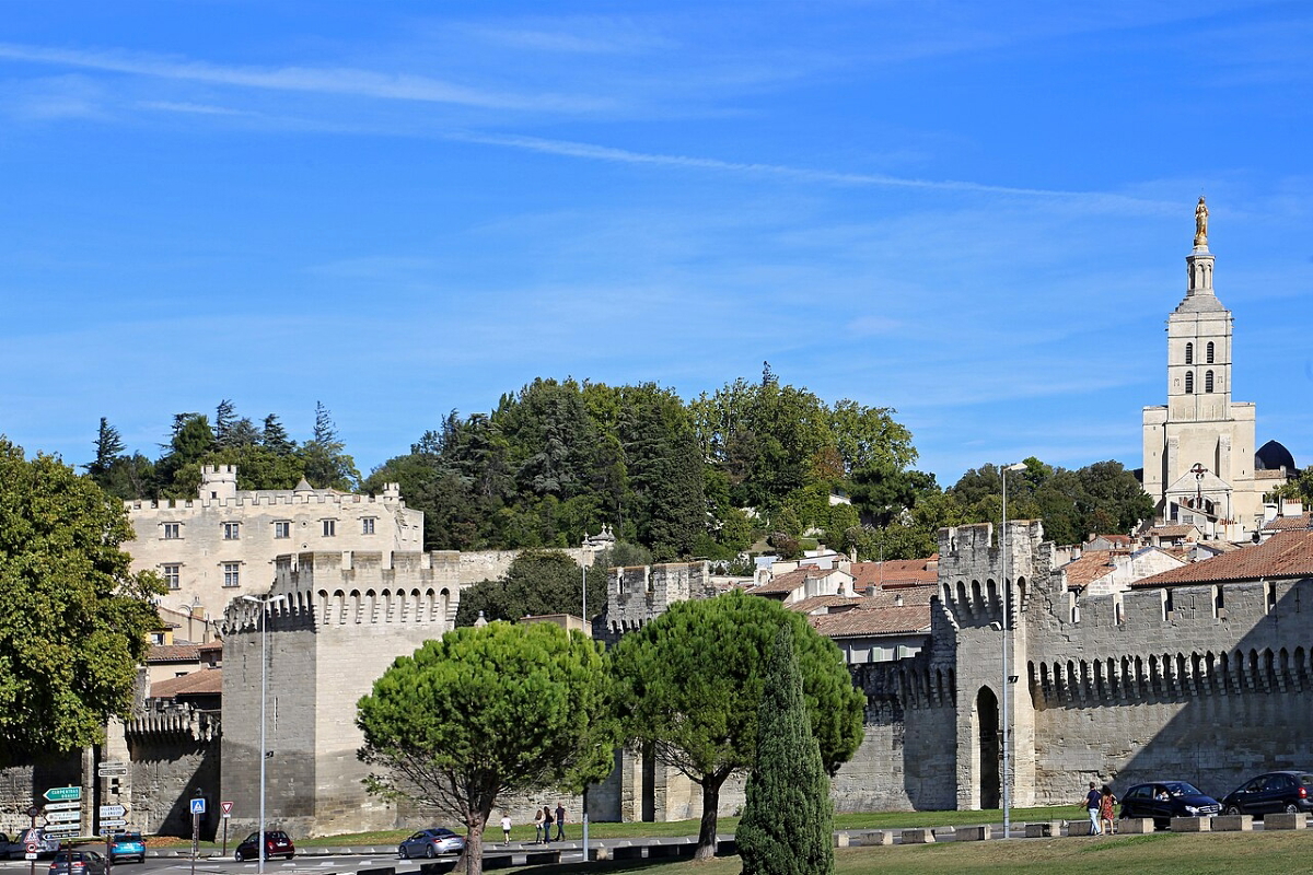 city walls avignon france