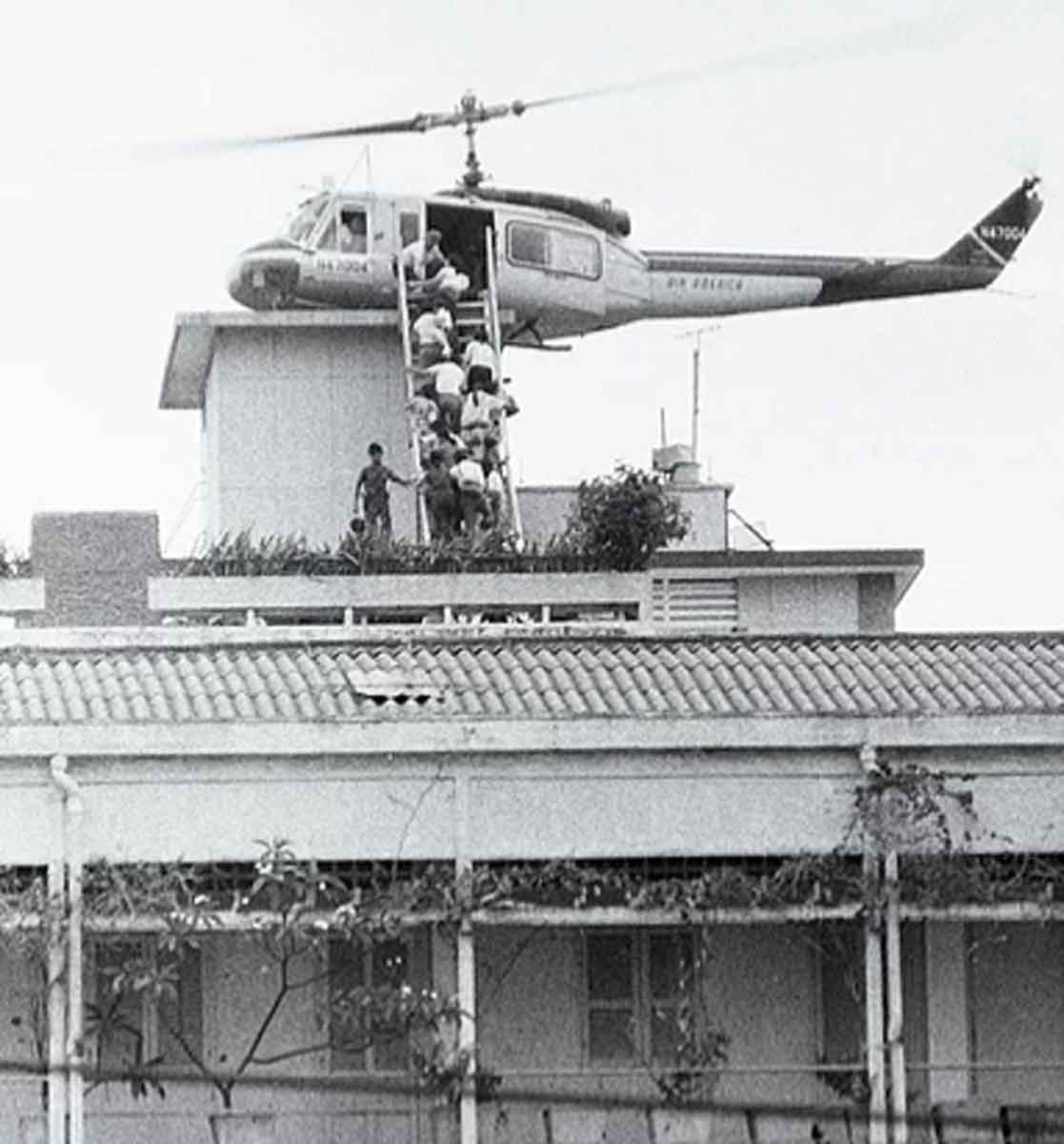 evacuation saigon 1975