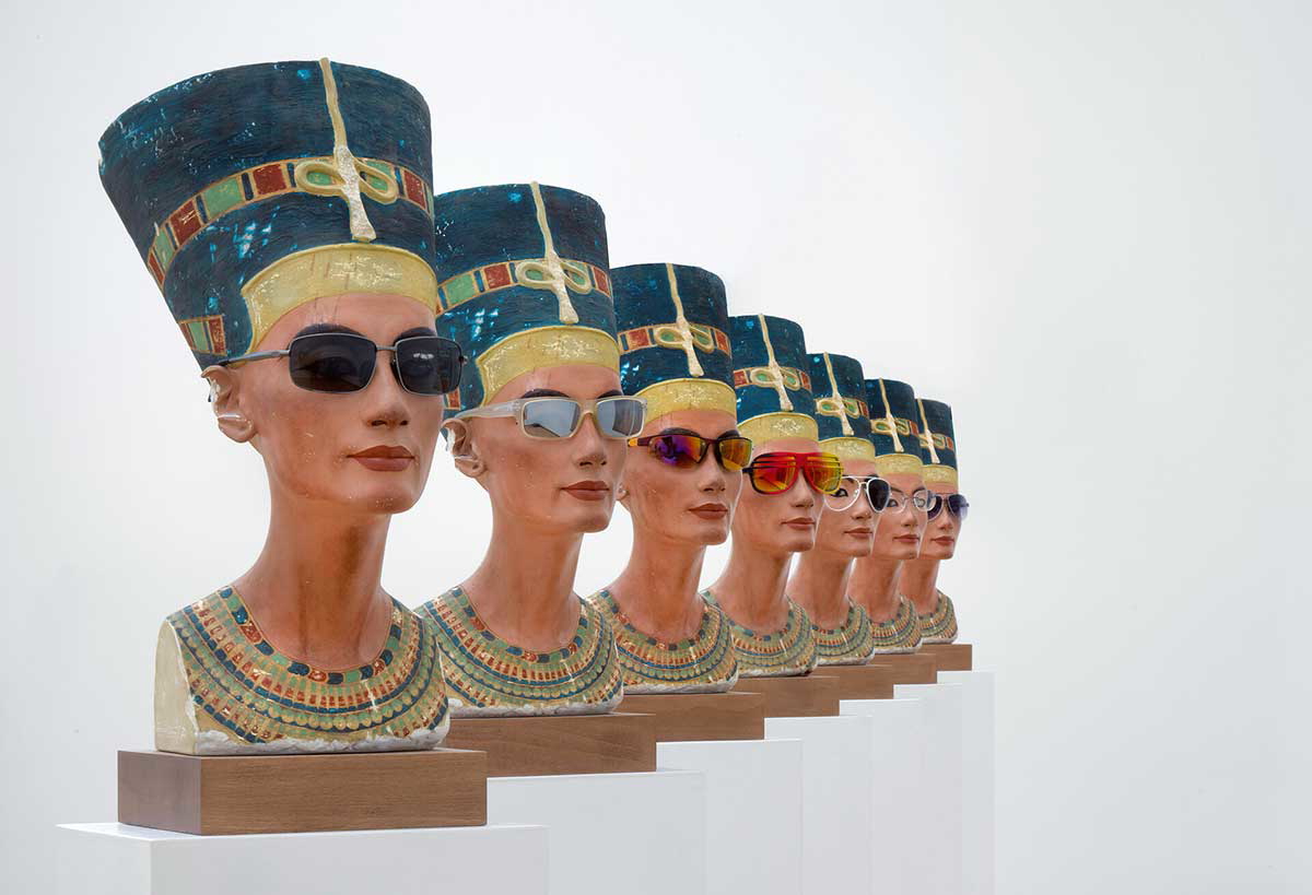 genzken nefertiti installation
