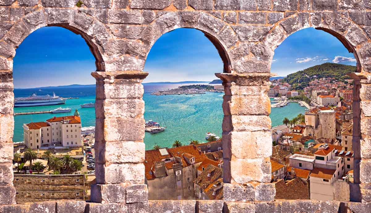 history split palace party town