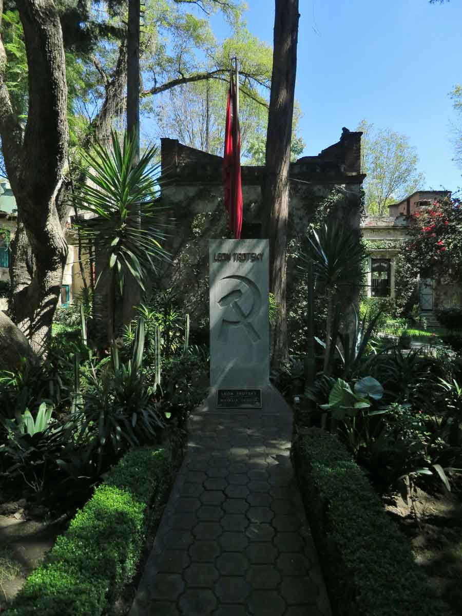 leon trotsky museum grave