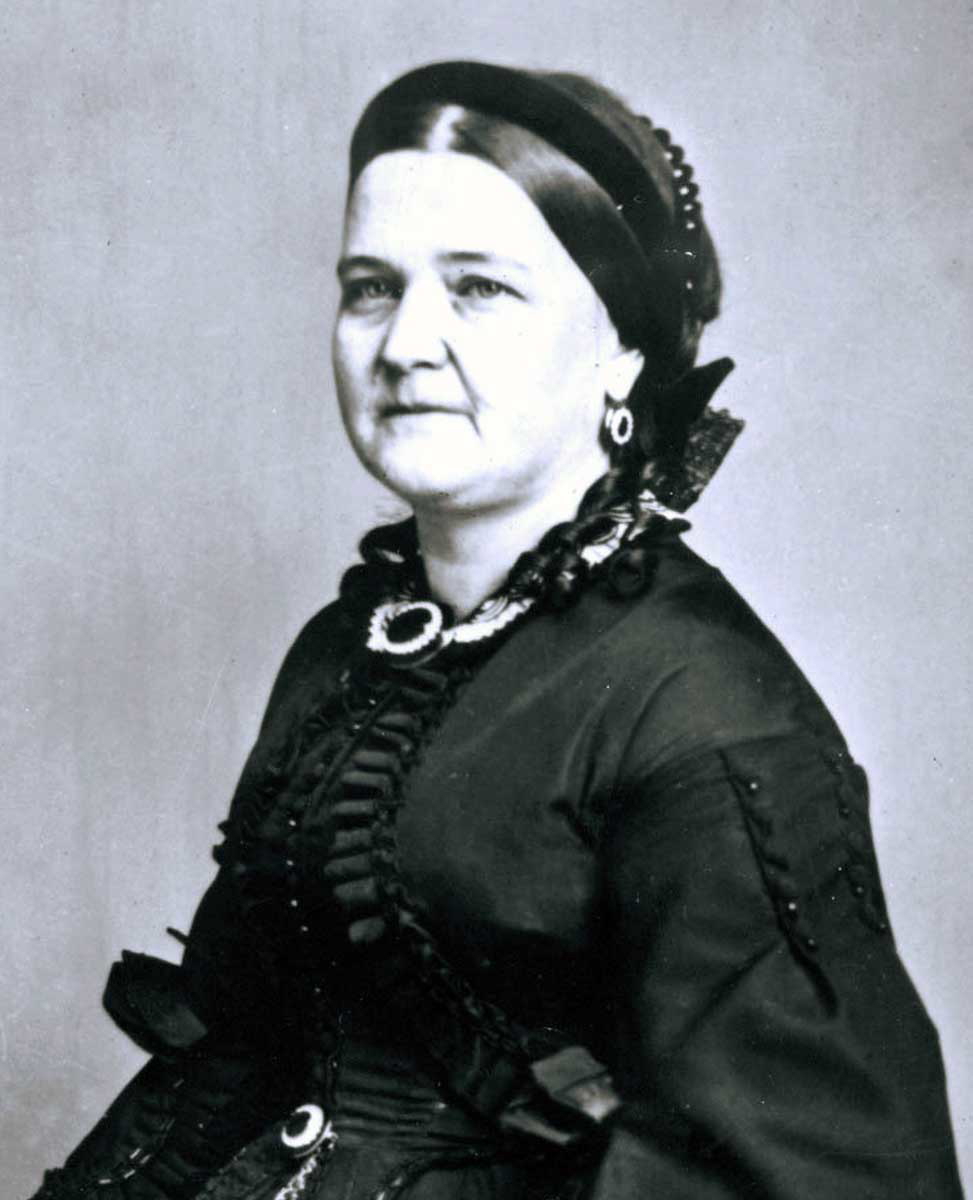 mary todd lincoln dressed in black