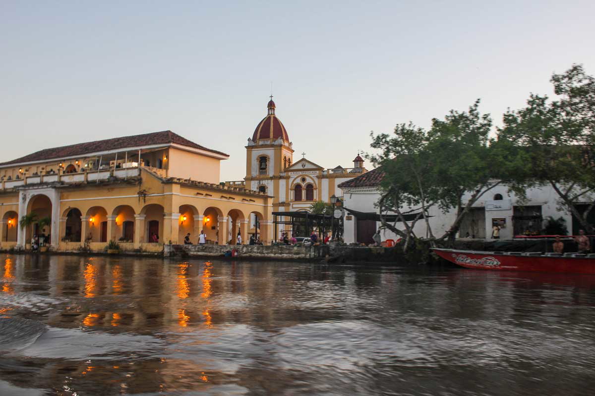 mompox market magdalena river