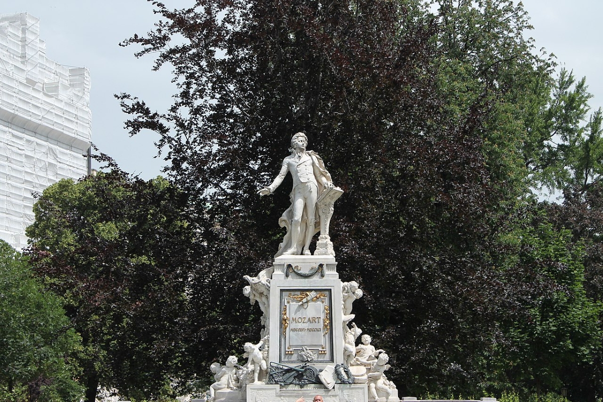 mozart statue vienna austria