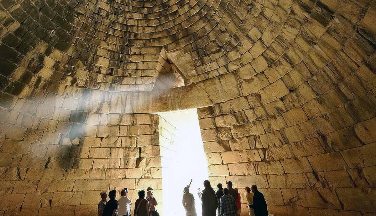 mycenaean tombs