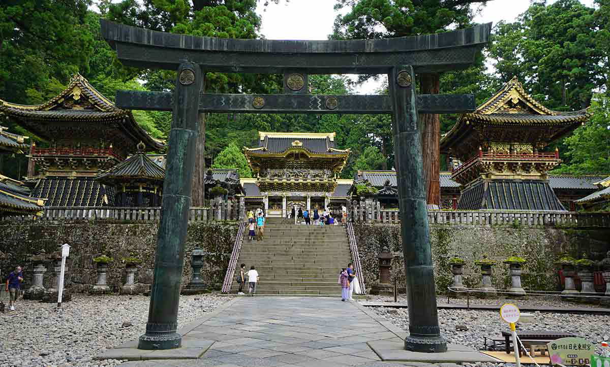 nikko tosho torii