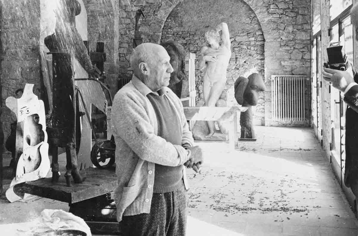 pablo picasso sculpture photo