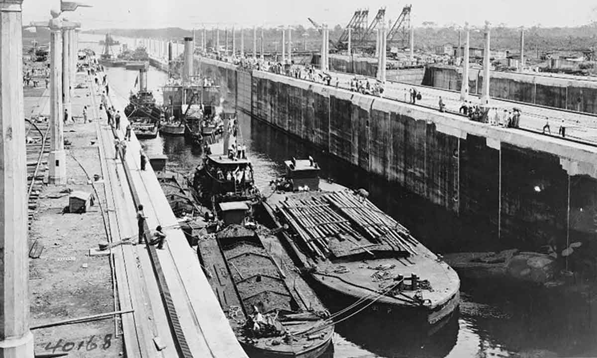 panama canal barges