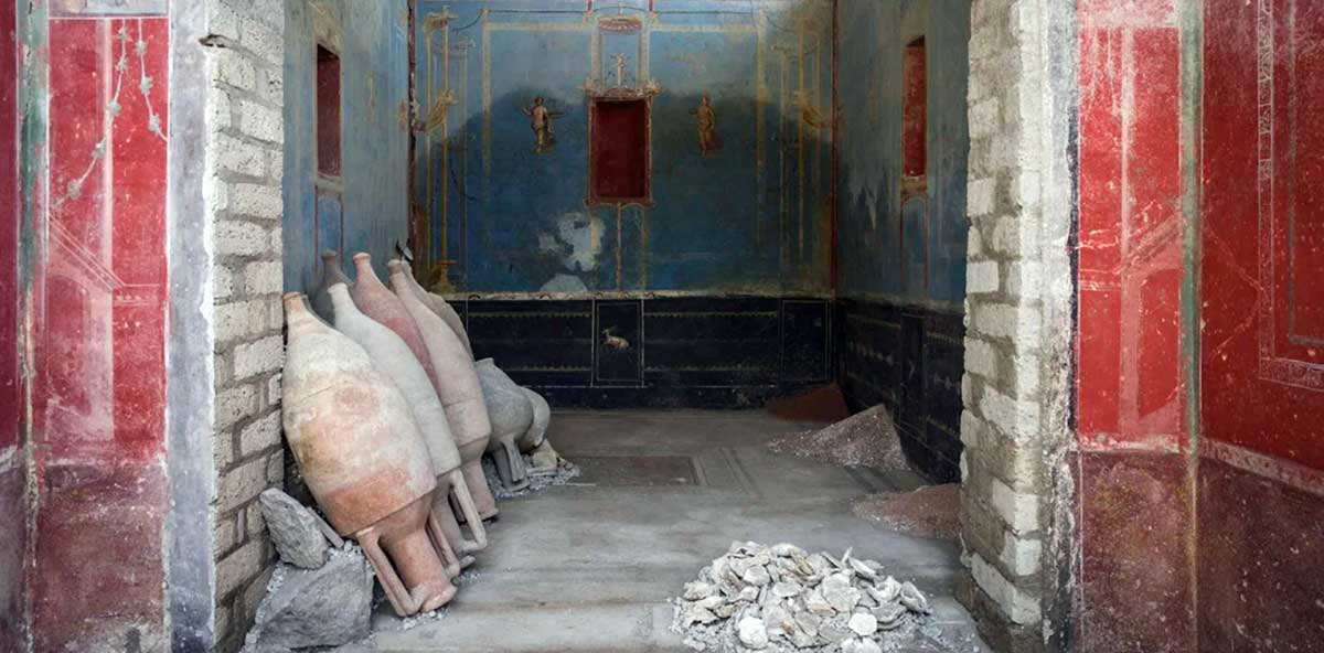 pompeii blue room