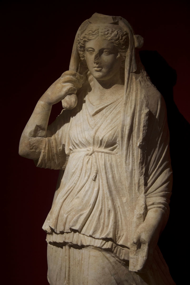 roman selene statue perge antalya wiki