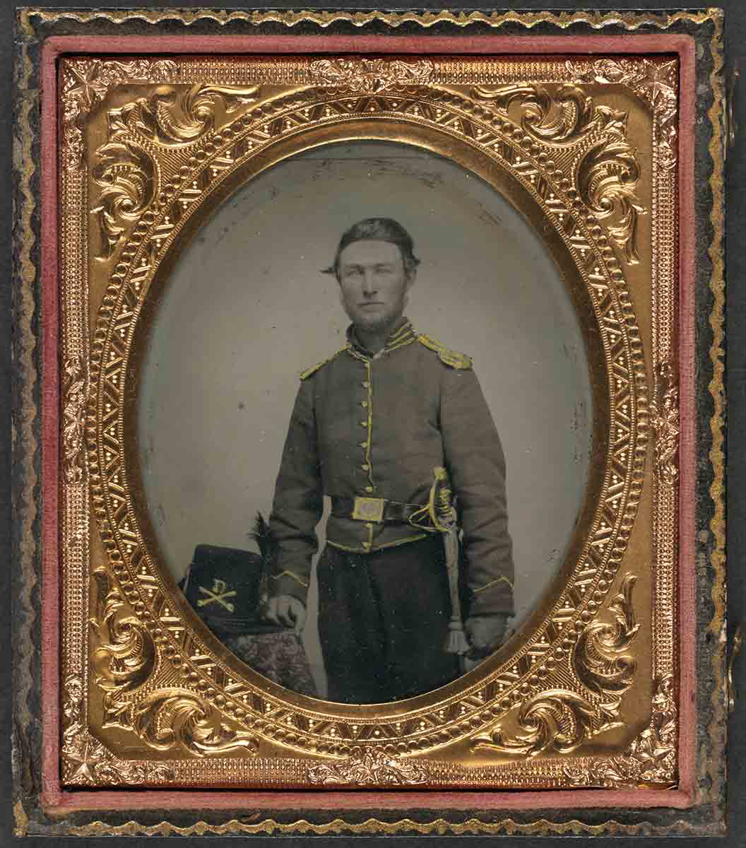 solider in calvary uniform
