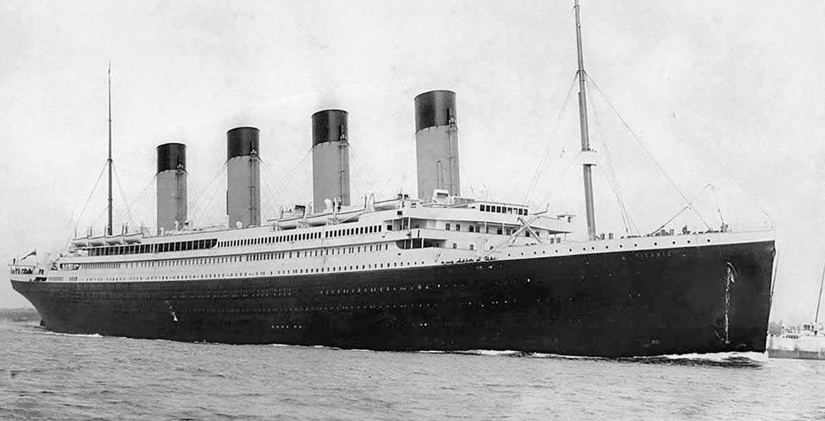 titanic leaving southampton