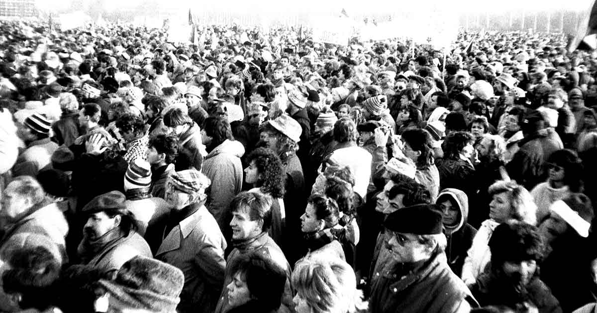 velvet-revolution-prague