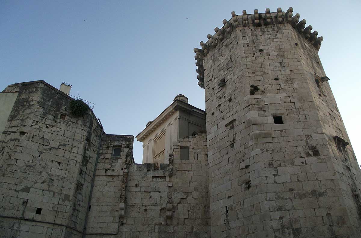 venetian tower split