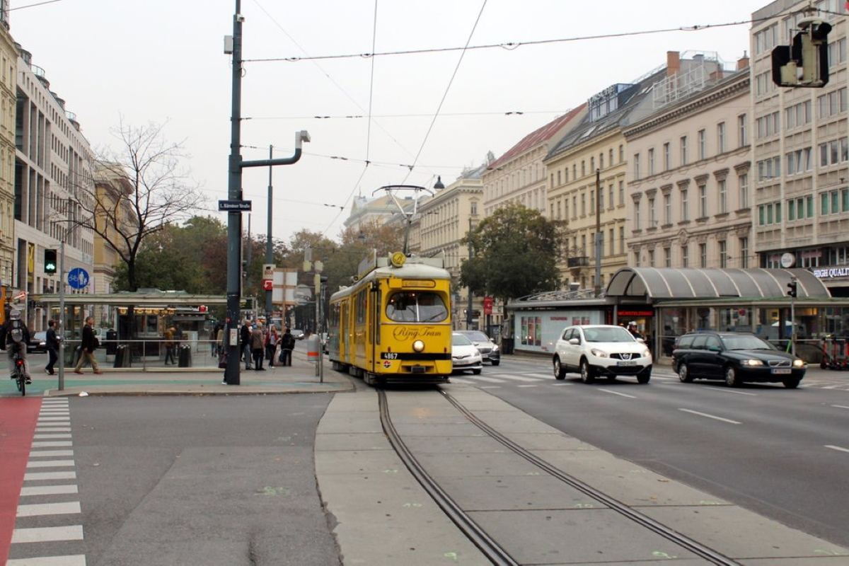 vienna public transport ring tram