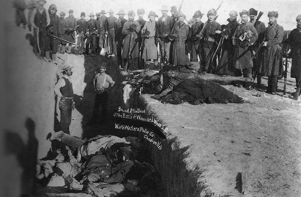 wounded-knee-common-burial