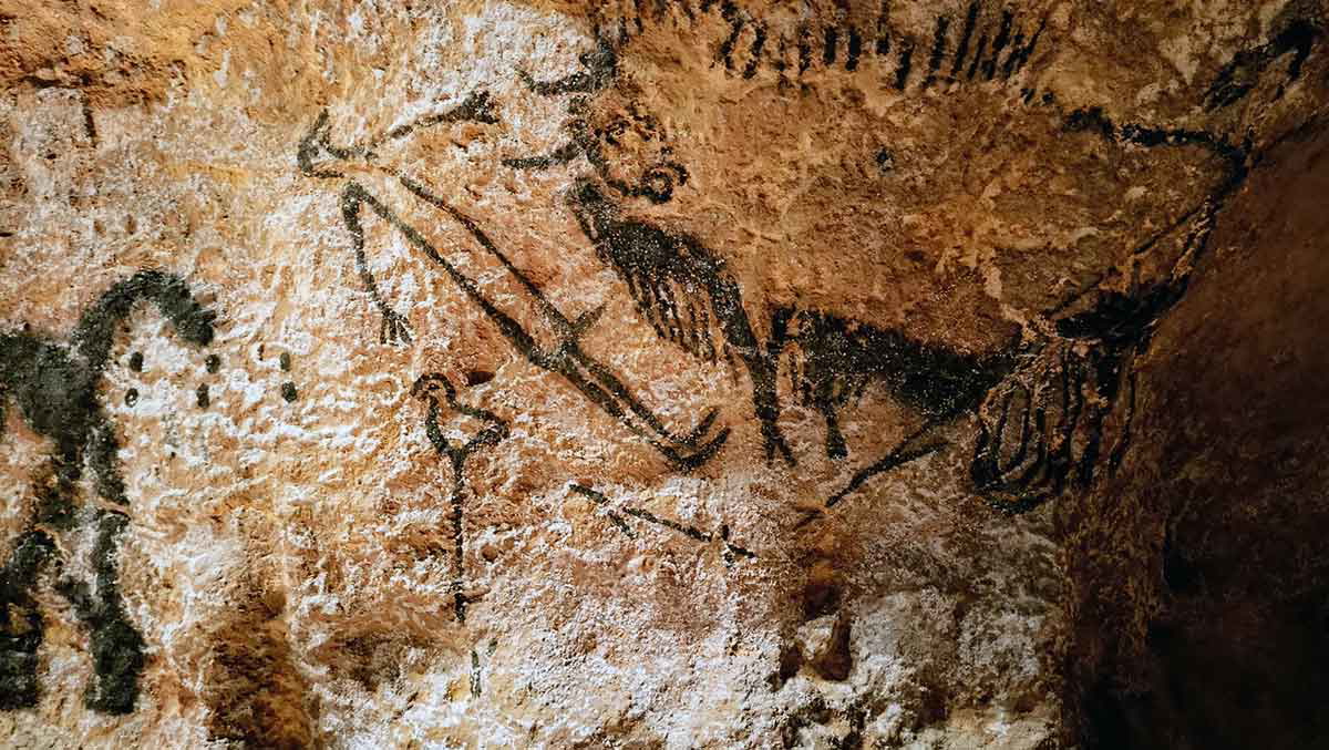 wounded man lascaux iv