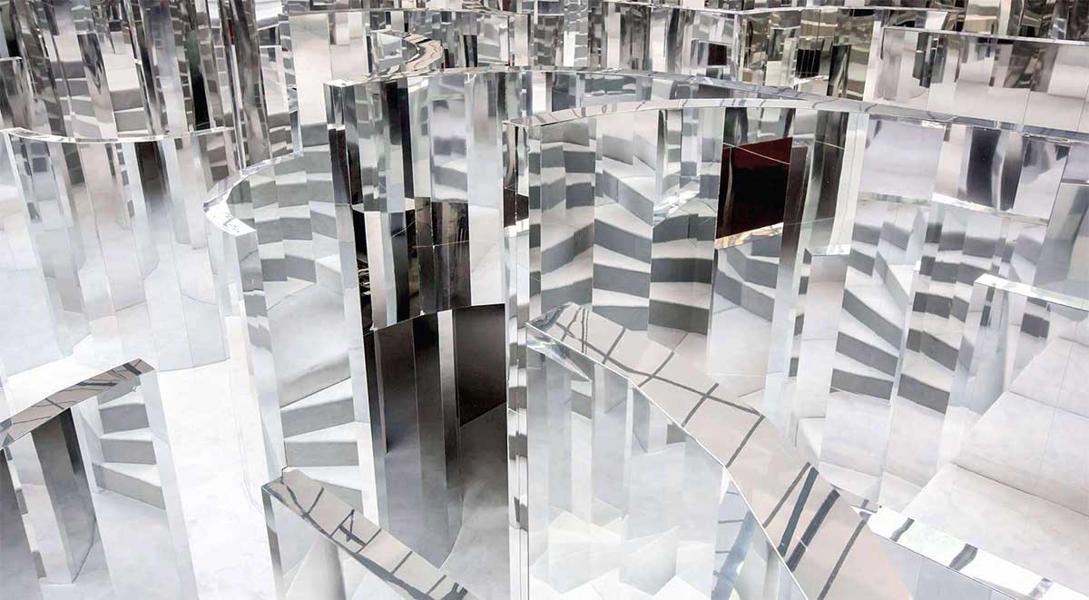 Mirror Maza Es Delvin