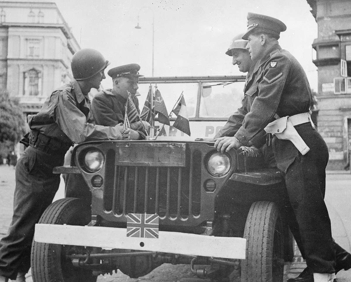 allied soldiers vienna 1945