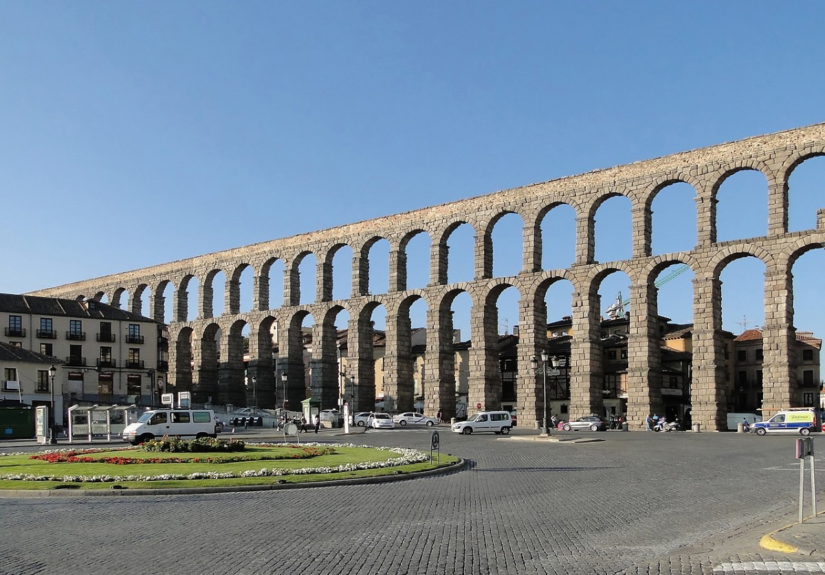 aqueduct segovia plaza artillería segovia spain