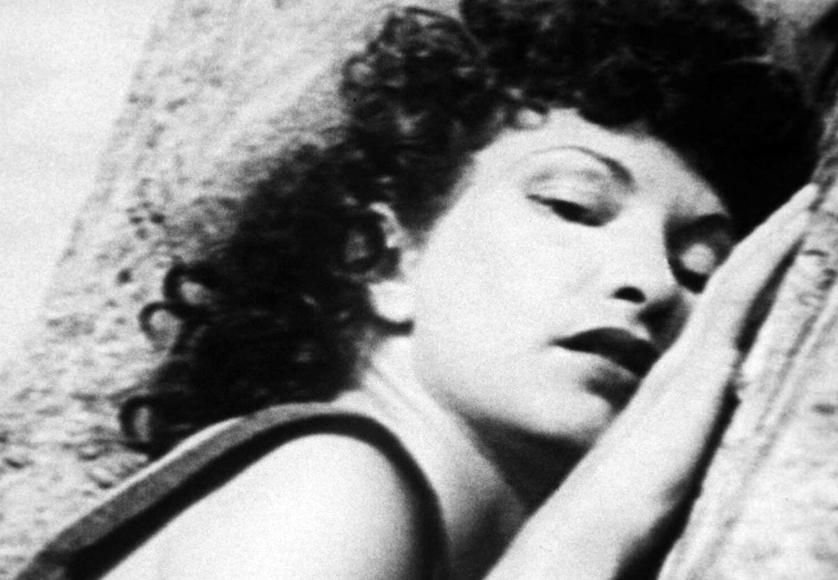 at land maya deren still