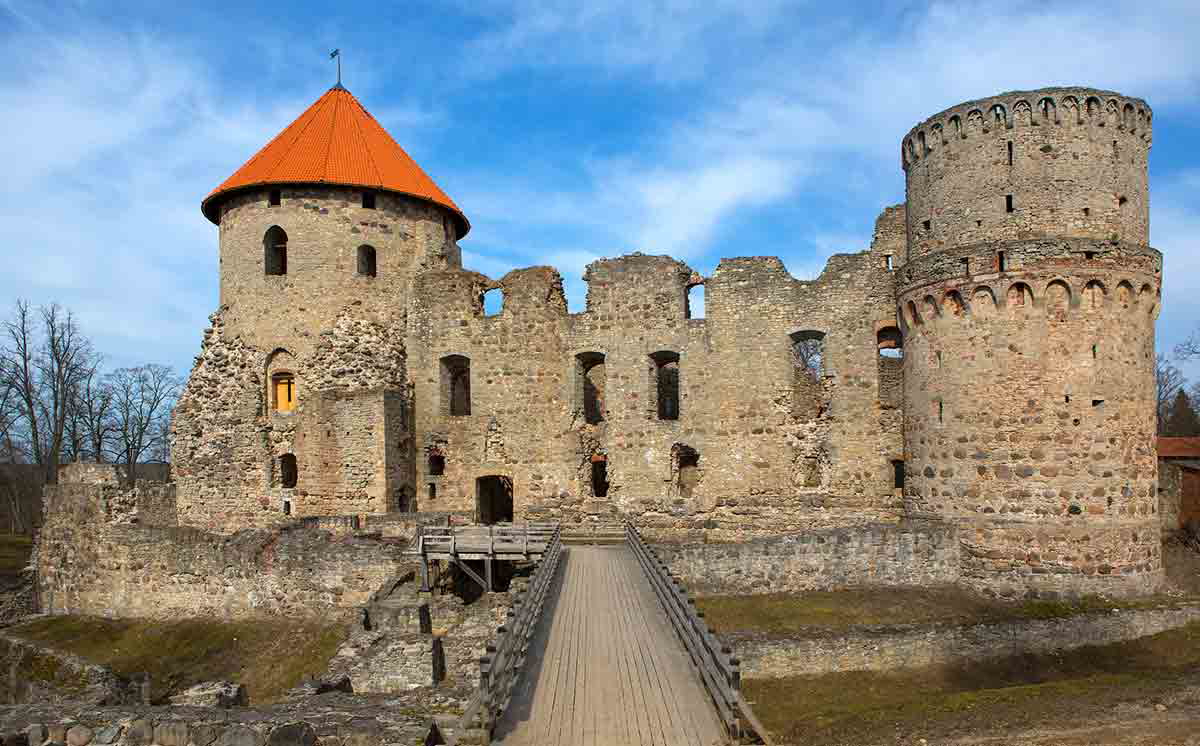 cesis castle pixabay