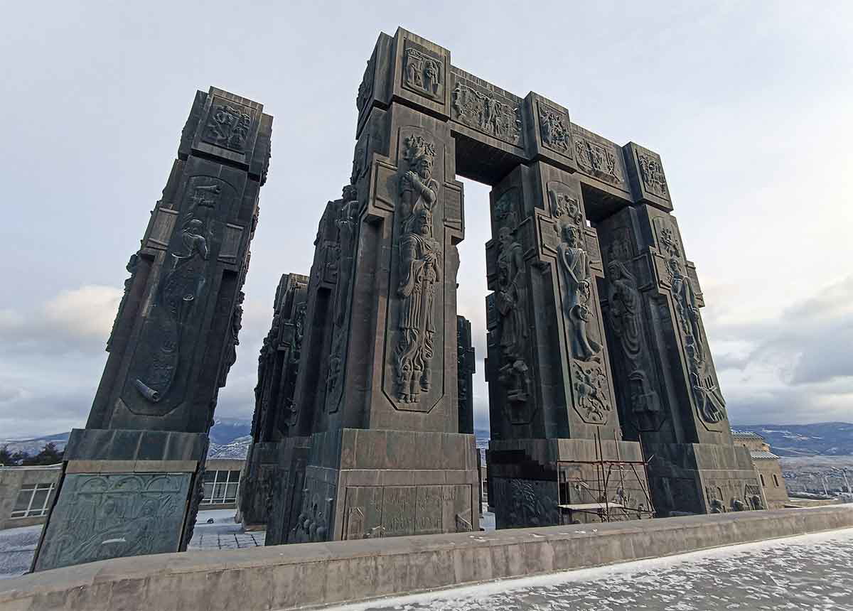 chronicles of georgia monument