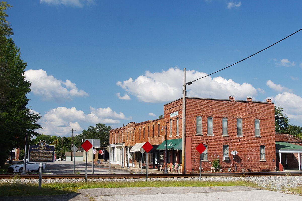 college street town square courtland alabama