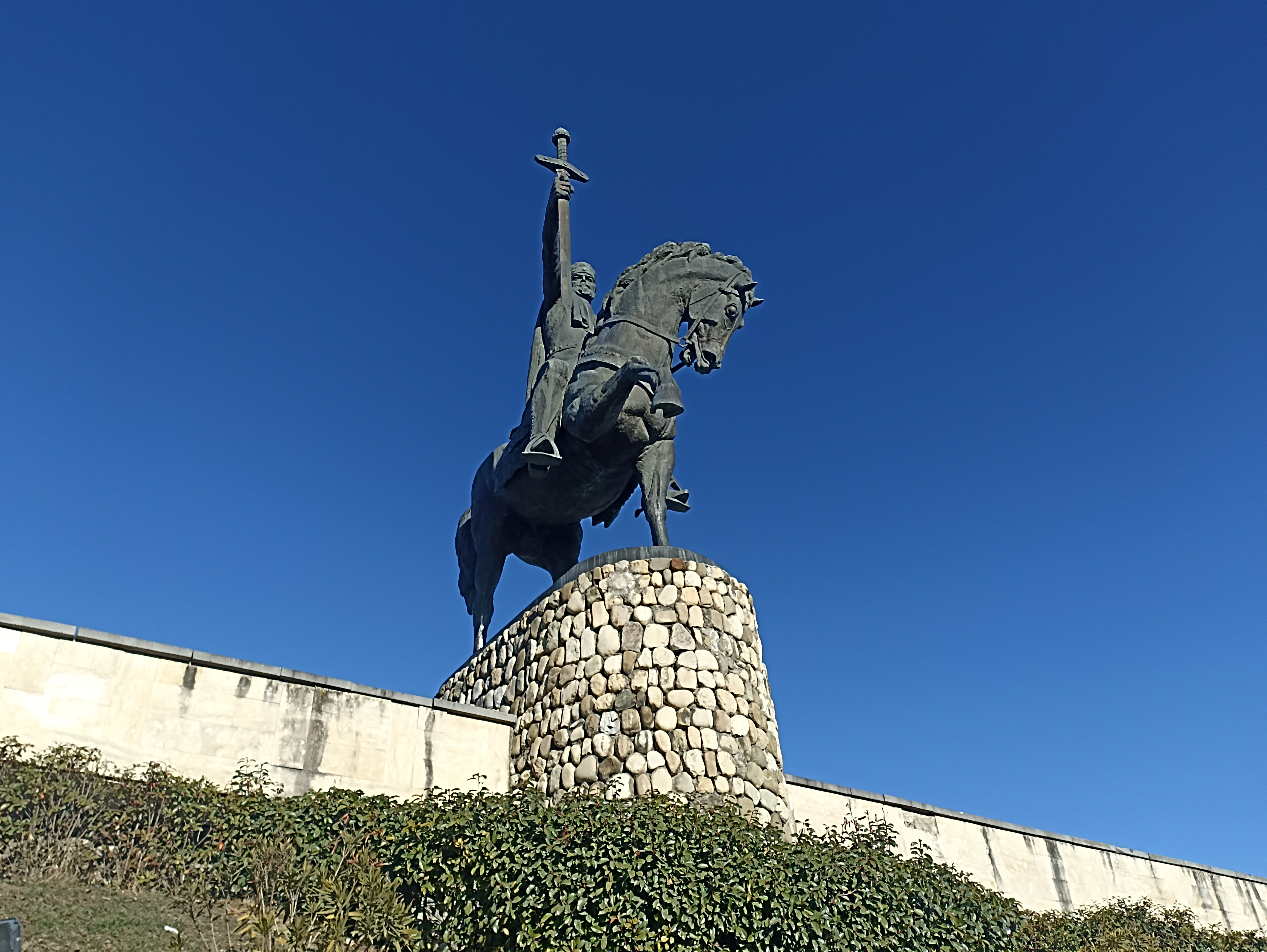erekle ii monument telavi