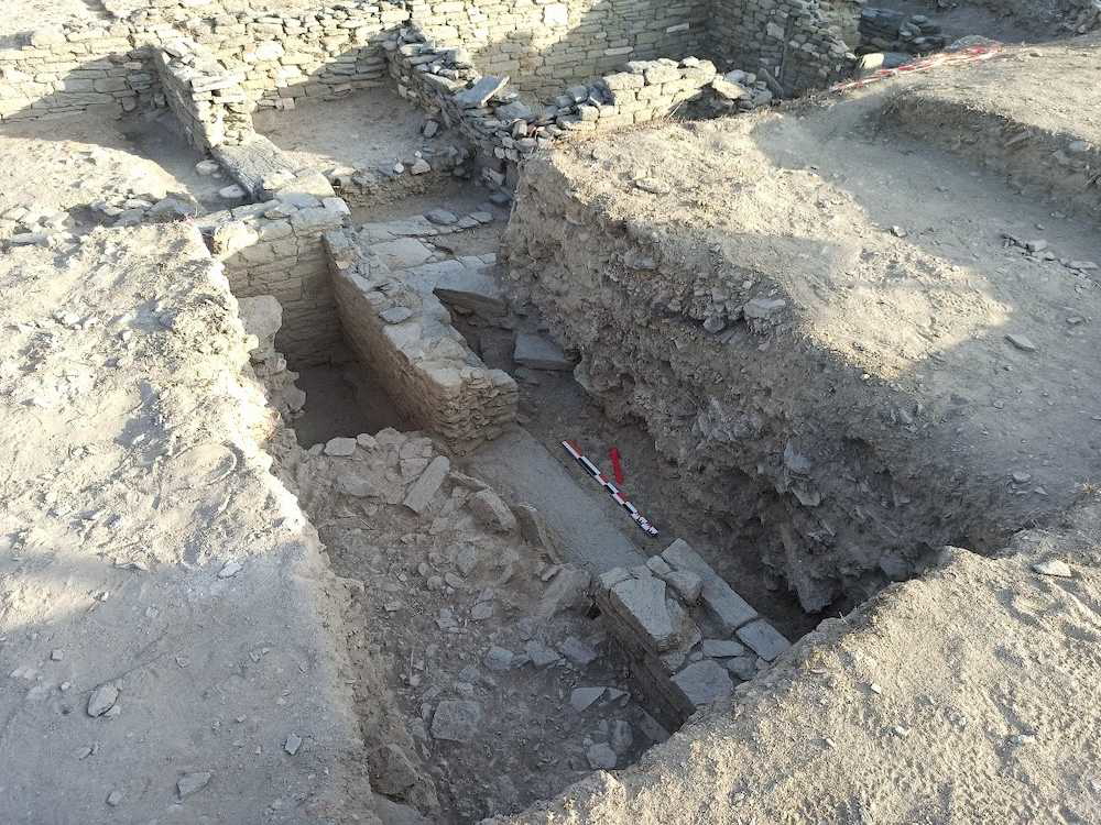 floga-archaeological-site-paros-greece