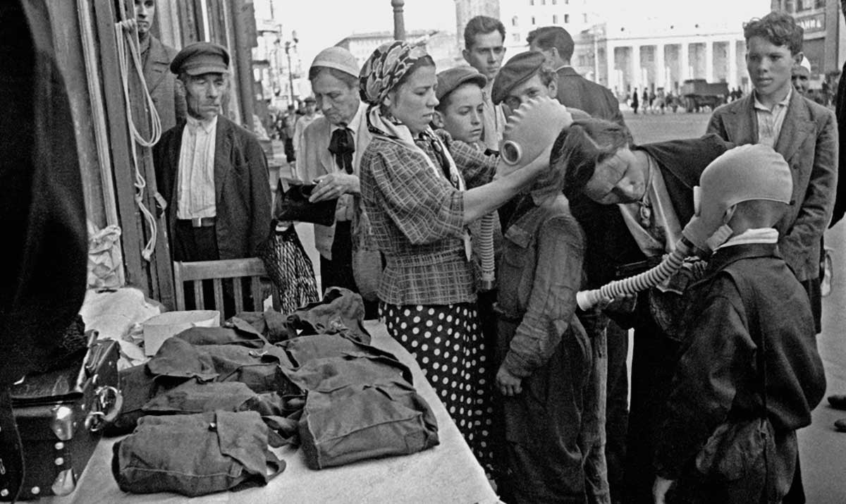 gas mask distribution
