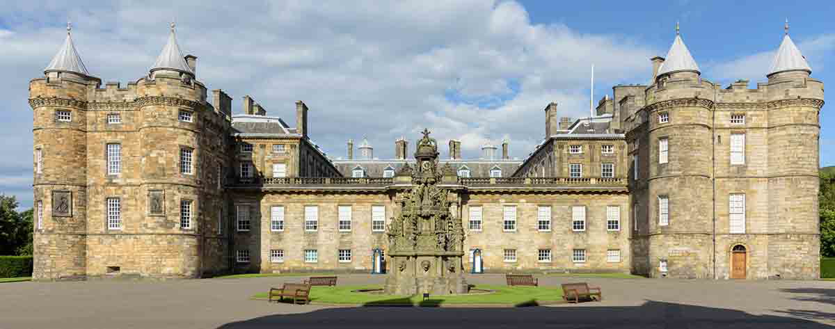 holyroodhouse front view
