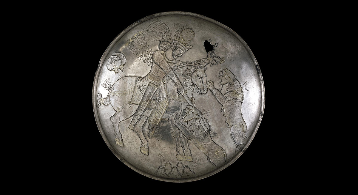 hunting lions silver plate