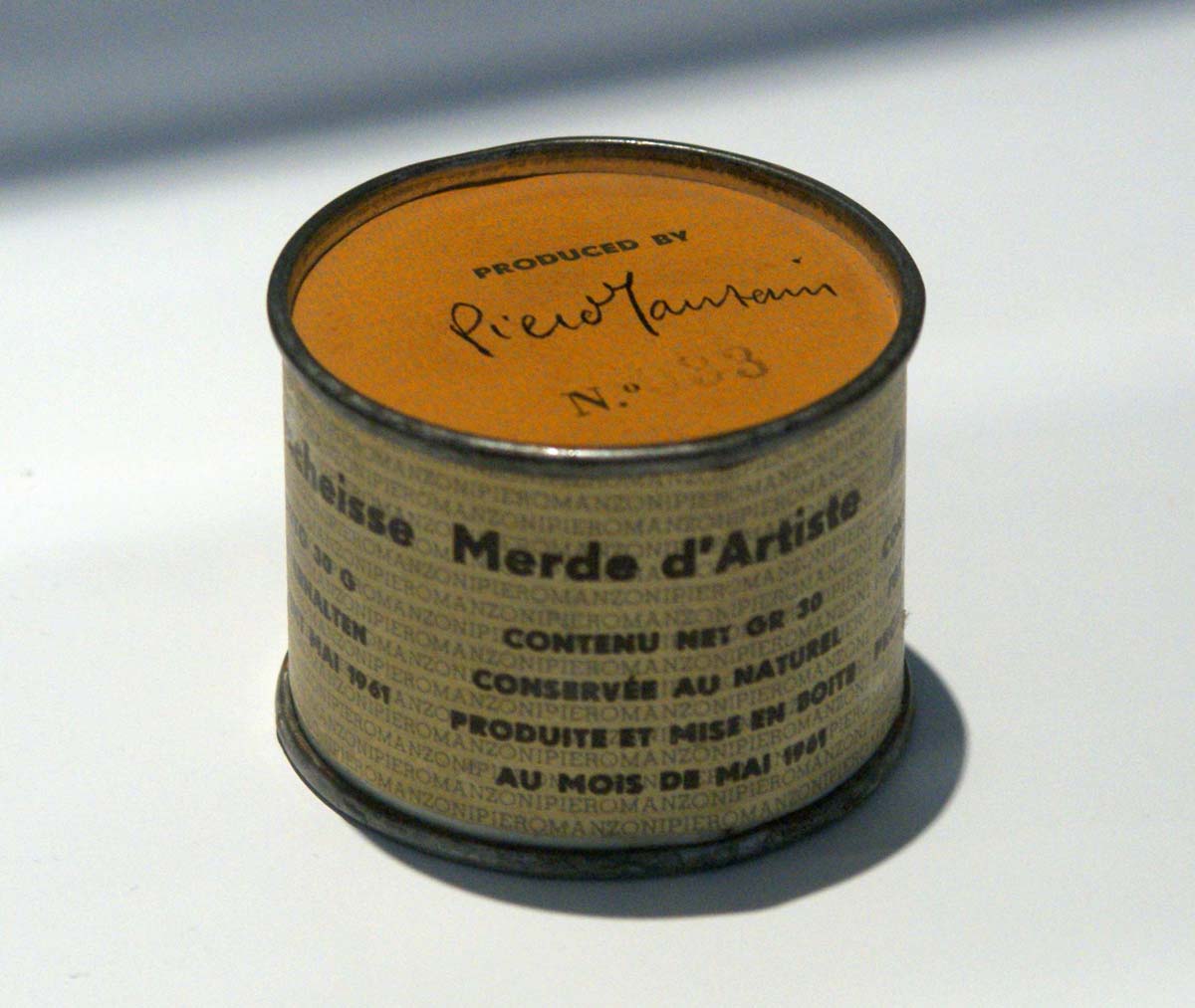 manzoni shit sculpture