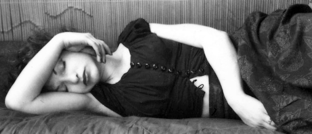 maya deren laying portrait