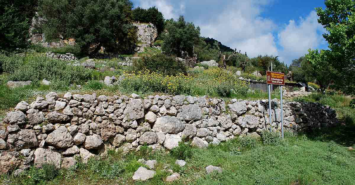 odysseus palace archaeological site agios athanasios school homer jean housen