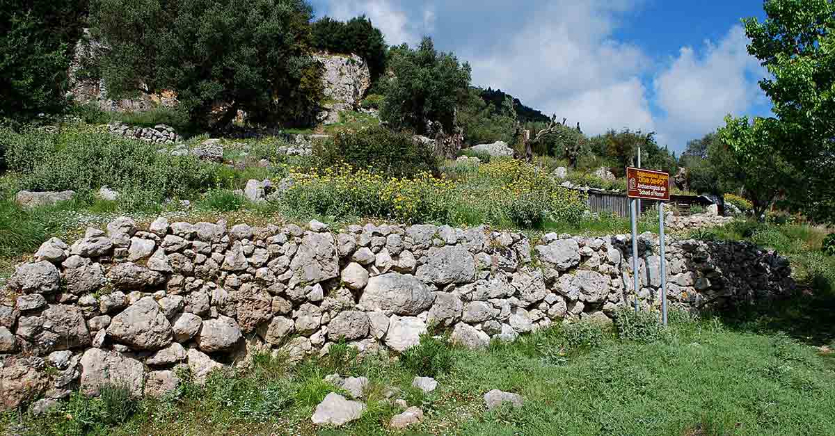 odysseus palace archaeological site agios athanasios school homer jean housen