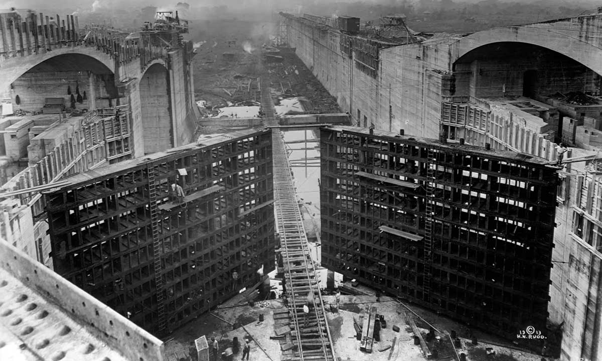 panama canal construction