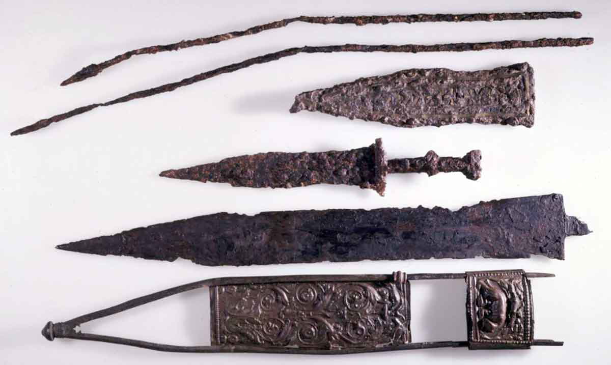 pilum and gladius
